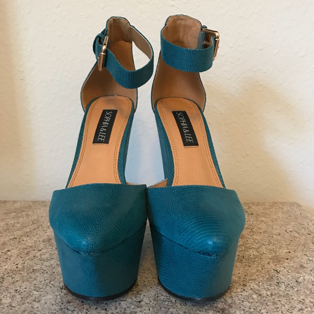Sophia & Lee teal wedges size 5.5